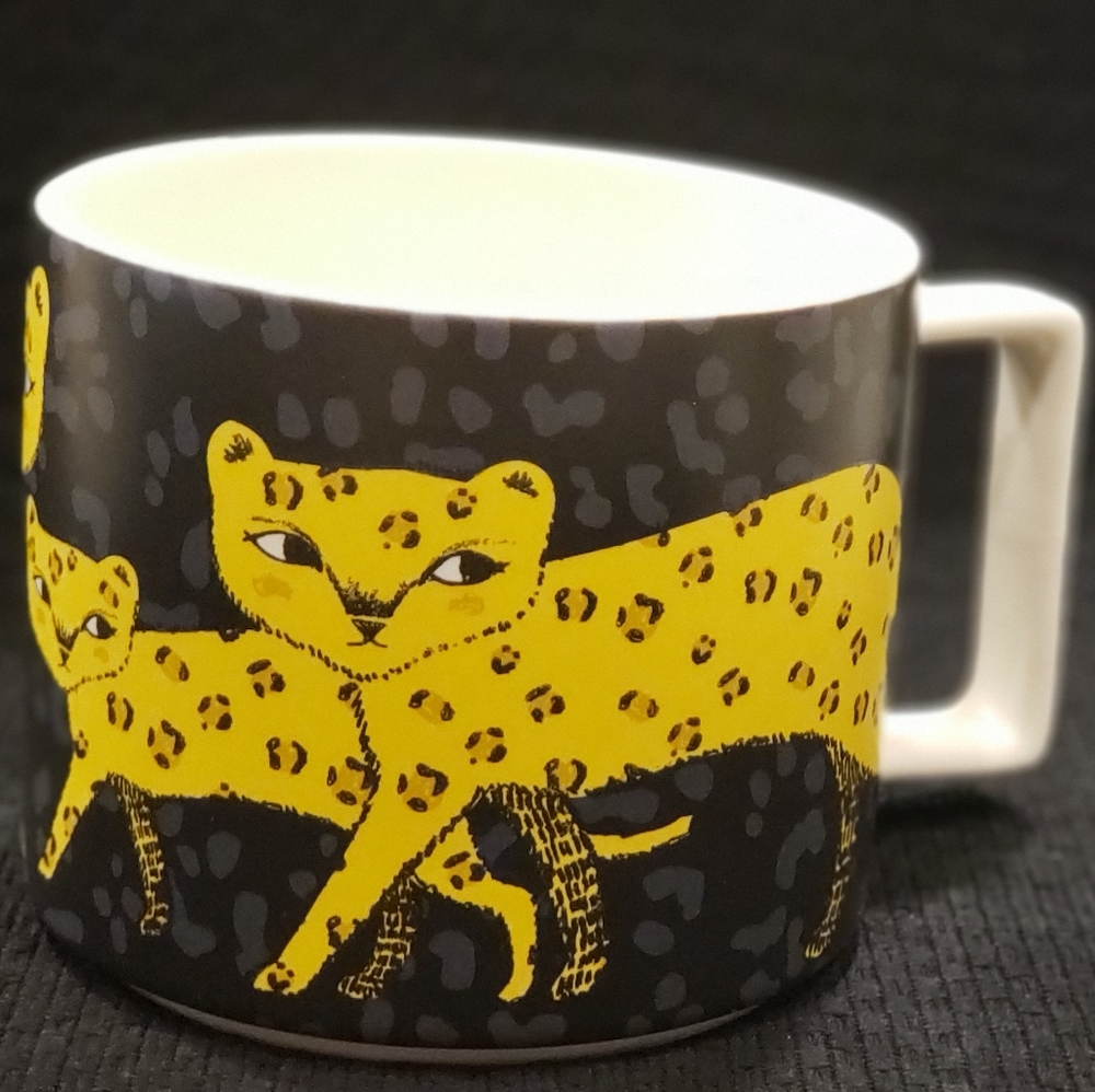 Set of 5 leopard wide style mugs